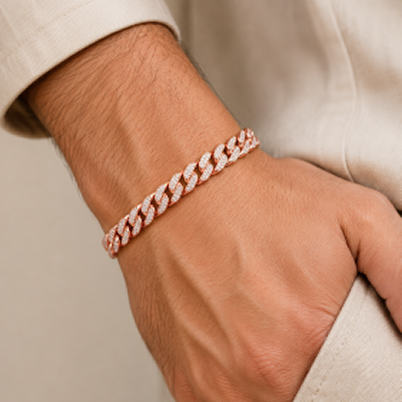 Round Cut Pavé Set Men’s Bracelet in 18K Yellow Gold, Lab-Grown Diamond