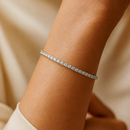Round Cut Prong-Set Tennis Bracelet in 18K Gold, Lab-Grown Diamond