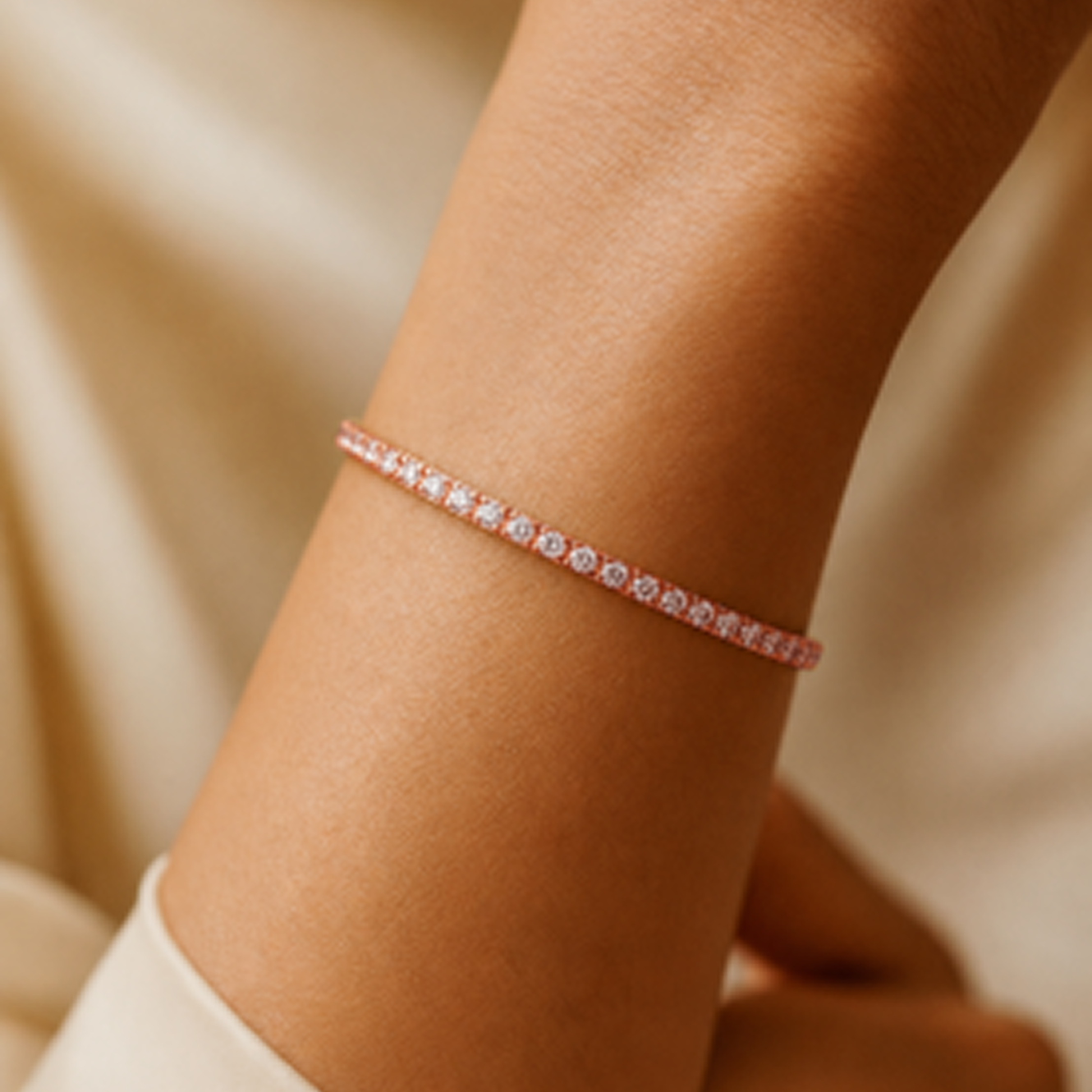 Round Cut Prong-Set Tennis Bracelet in 18K Gold, Lab-Grown Diamond