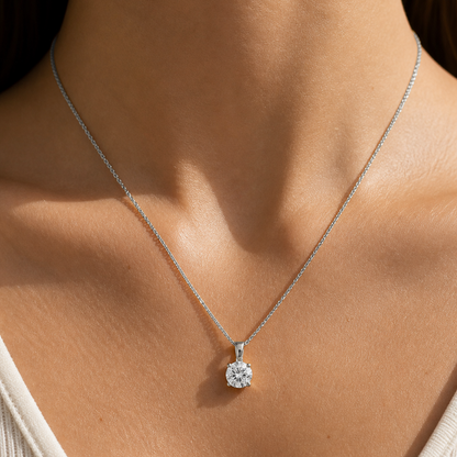 Round Diamond Necklace in 18K Gold, Lab-Grown Diamond