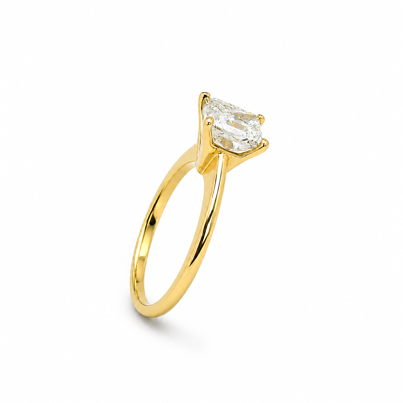 Radiant Cut Solitaire Engagement Ring in 18K Gold, Lab-Grown Diamond