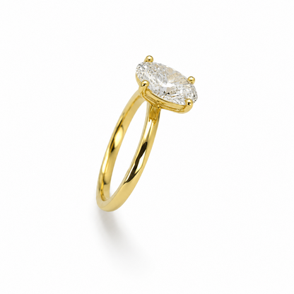 Oval Cut Four-Prong Engagement Ring in 18K Gold, Lab-Grown Diamond