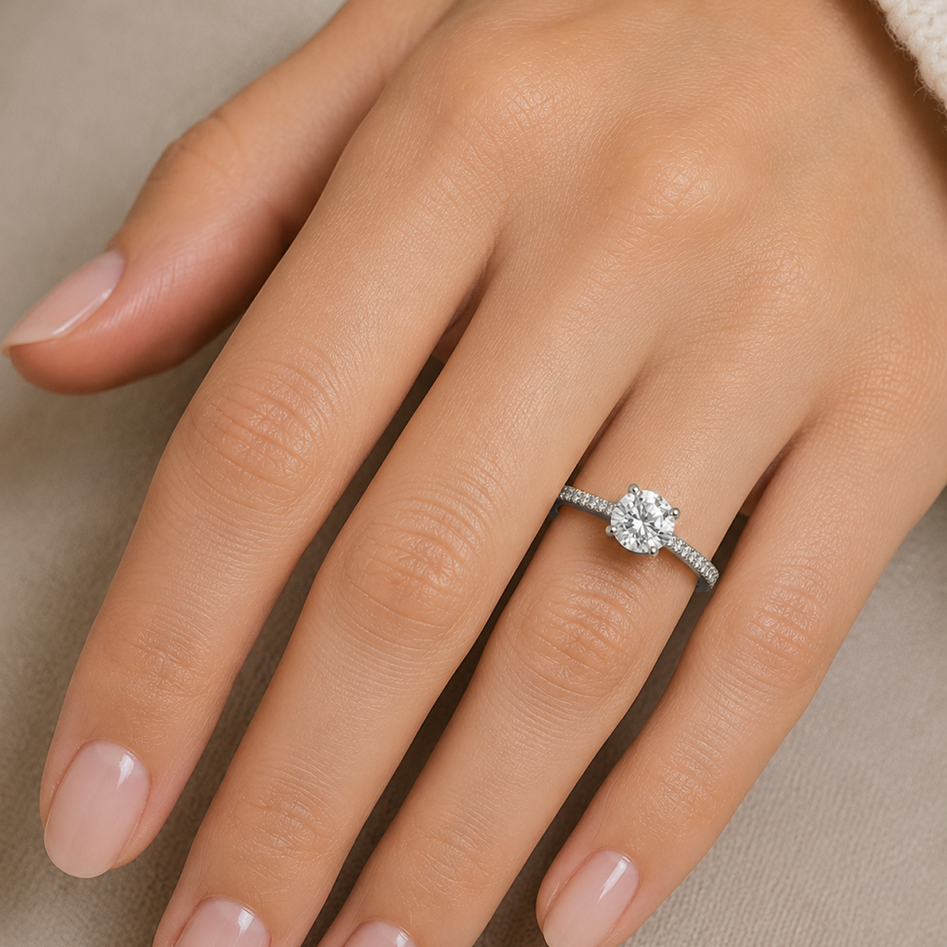 Round Cut Prong-Set Engagement Ring in 18K Gold with Lab-Grown Diamonds