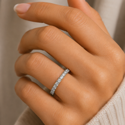 Round Brilliant Eternity Ring in 18K Gold, Lab-Grown Diamond