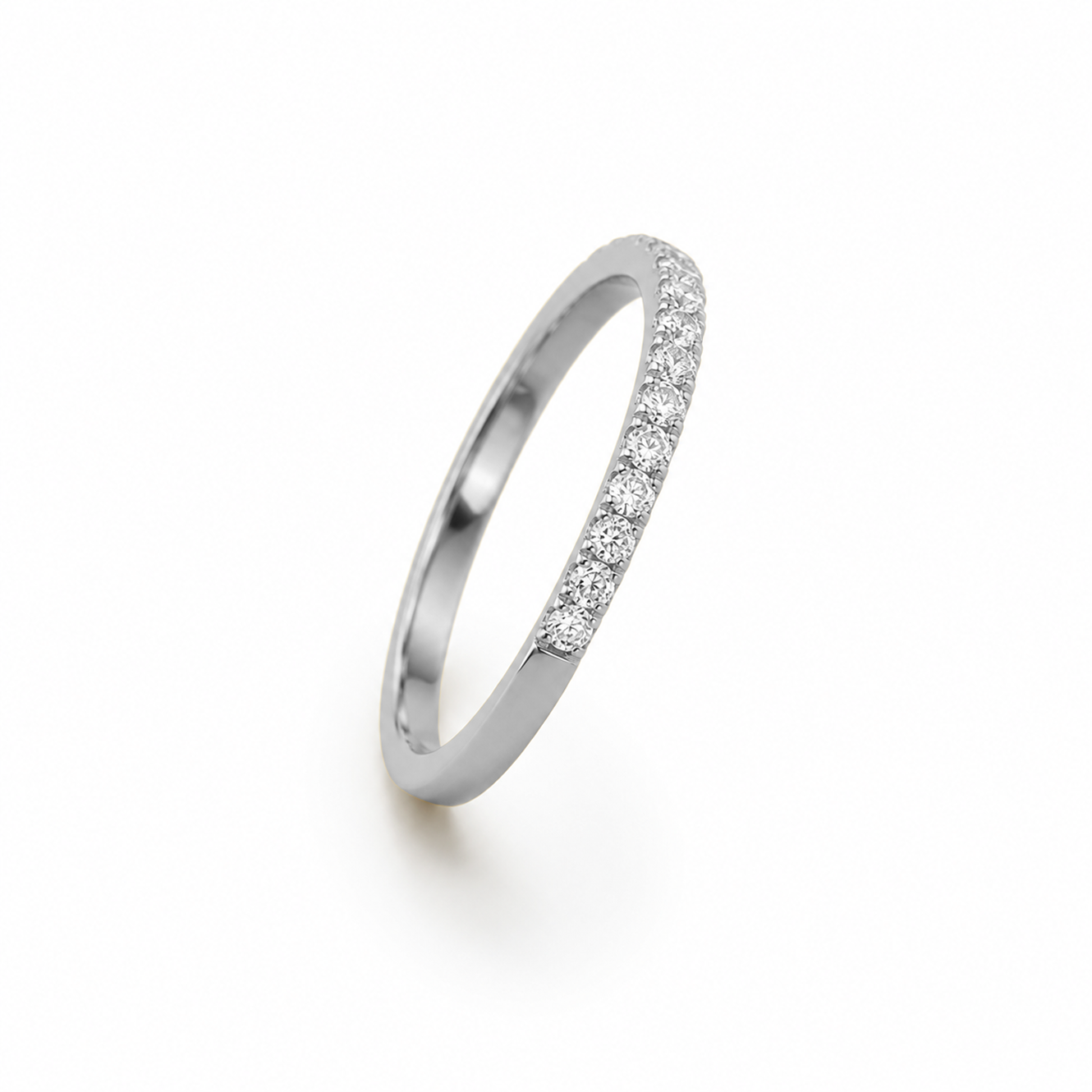 Round Brilliant Eternity Ring in 18K Gold, Lab-Grown Diamond