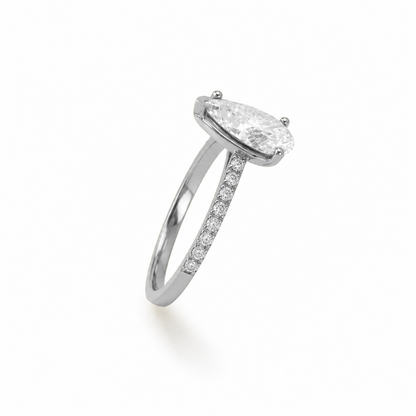 Pear Cut Classic Engagement Ring in 18K Gold, Lab-Grown Diamond