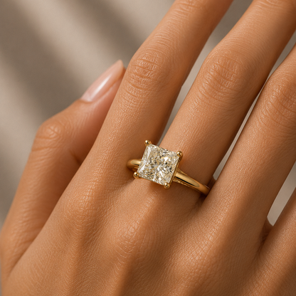 Princess Cut Engagement Ring in 18K Gold, Lab-Grown Diamond