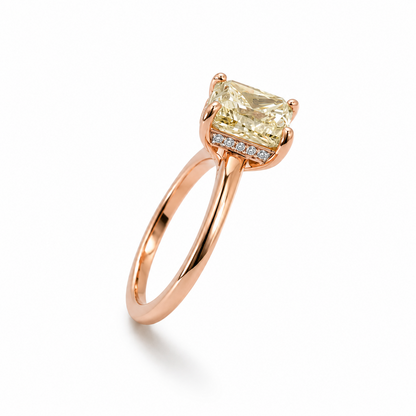 Princess Cut Engagement Ring in 18K Gold, Lab-Grown Diamond