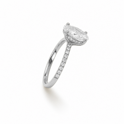 Oval Cut Prong-Set Engagement Ring in 18K Gold, Lab-Grown Diamond